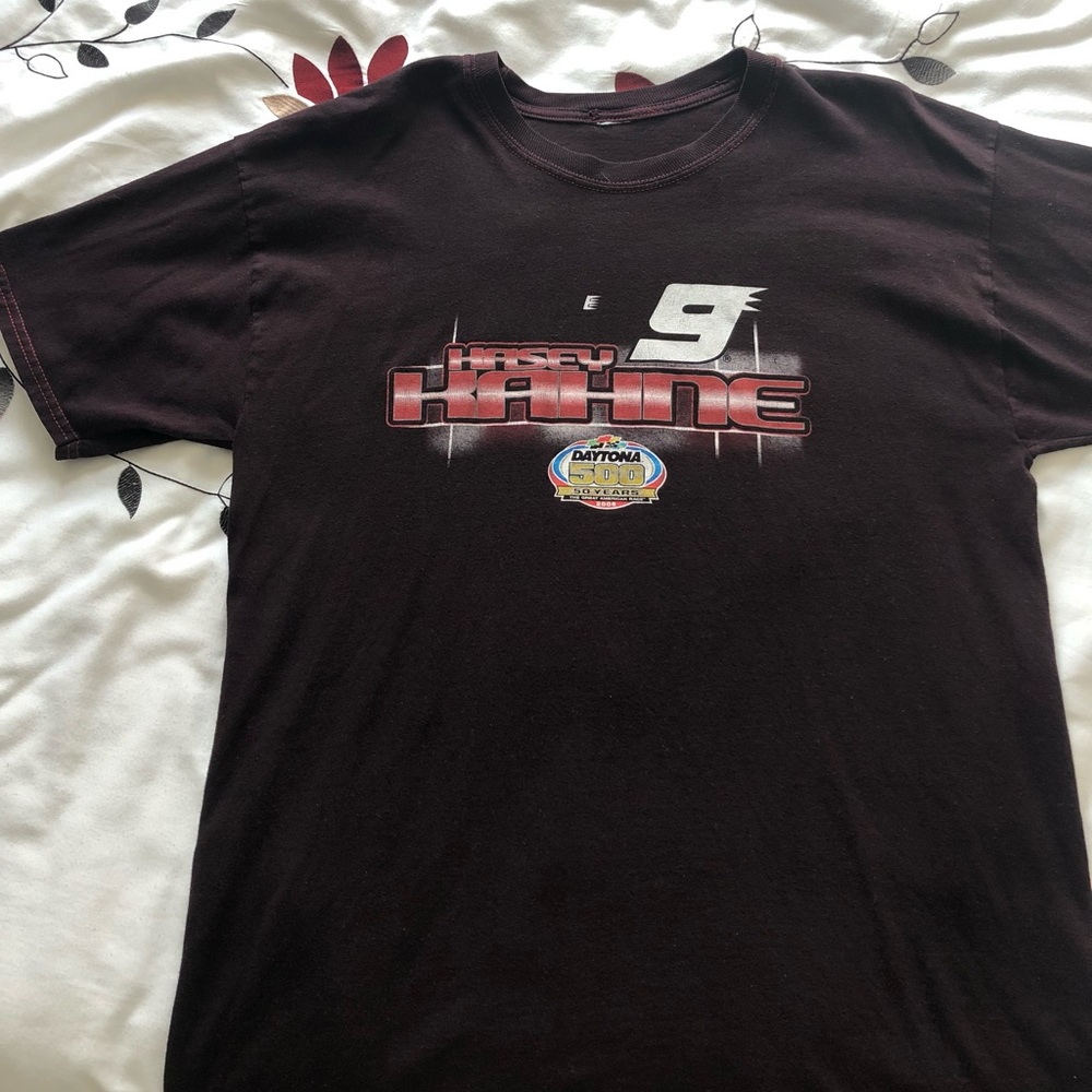Graphic Tee, size medium